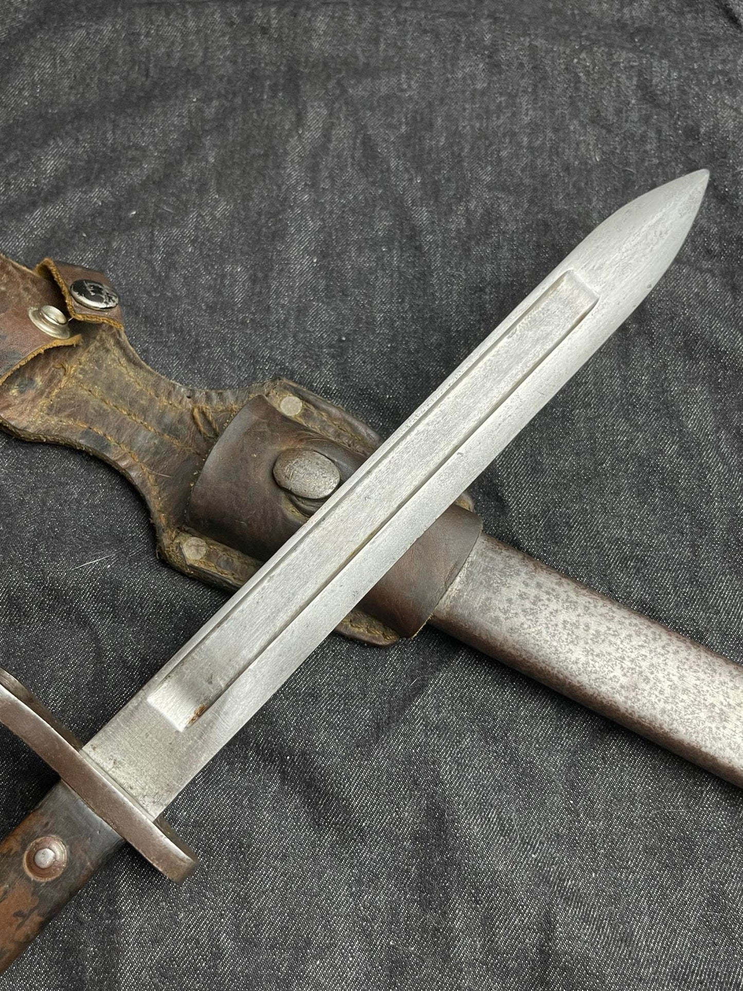 INTERESTING EARLY TURKISH ASKARI FABRIKA M1935 MAUSER BAYONET WITH FROG