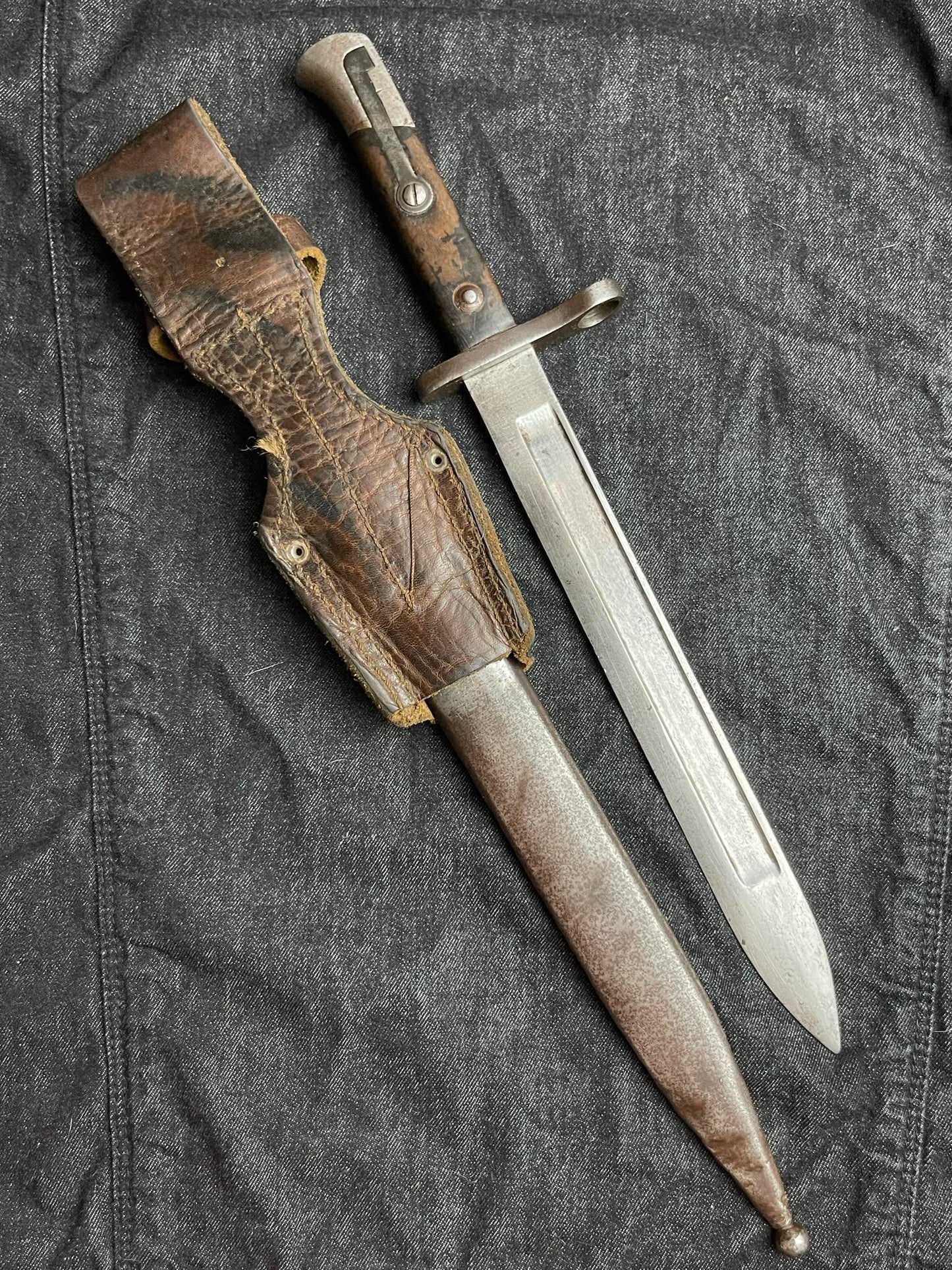 INTERESTING EARLY TURKISH ASKARI FABRIKA M1935 MAUSER BAYONET WITH FROG