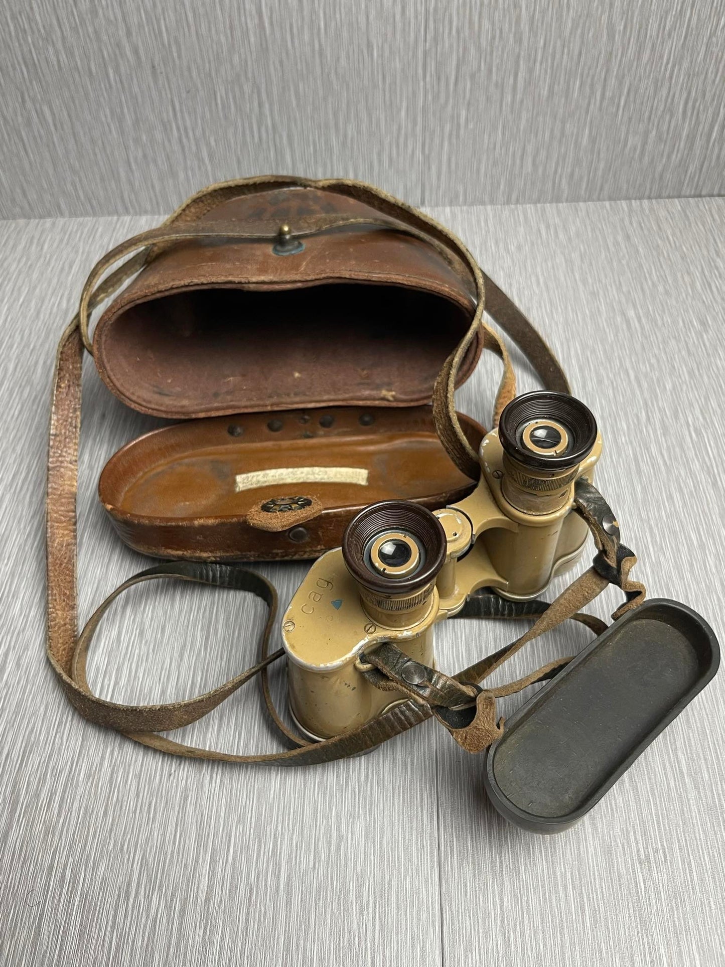 GERMAN WW2 DIENSTGLAS 6x30 TAN PAINTED ‘CAG’ BINOCULARS CAPTURED BY US G.I. MEDIC W/ LEATHER CASE NAMED!