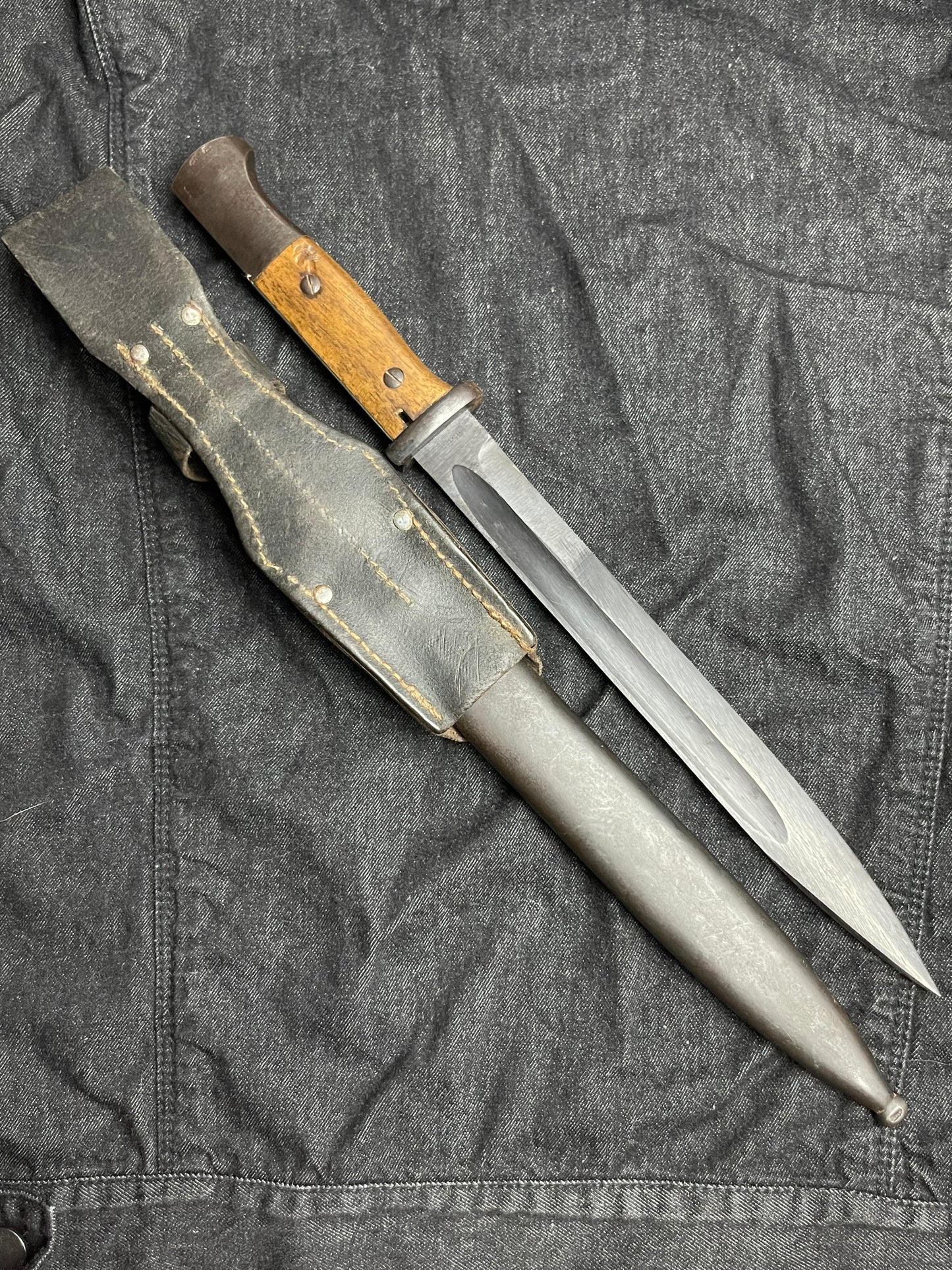GERMAN WW2 1943 S84/98 III PATTERN MATCHING COMBAT BAYONET BY E.U.F. HORSTER W/ EARLY LEATHER FROG