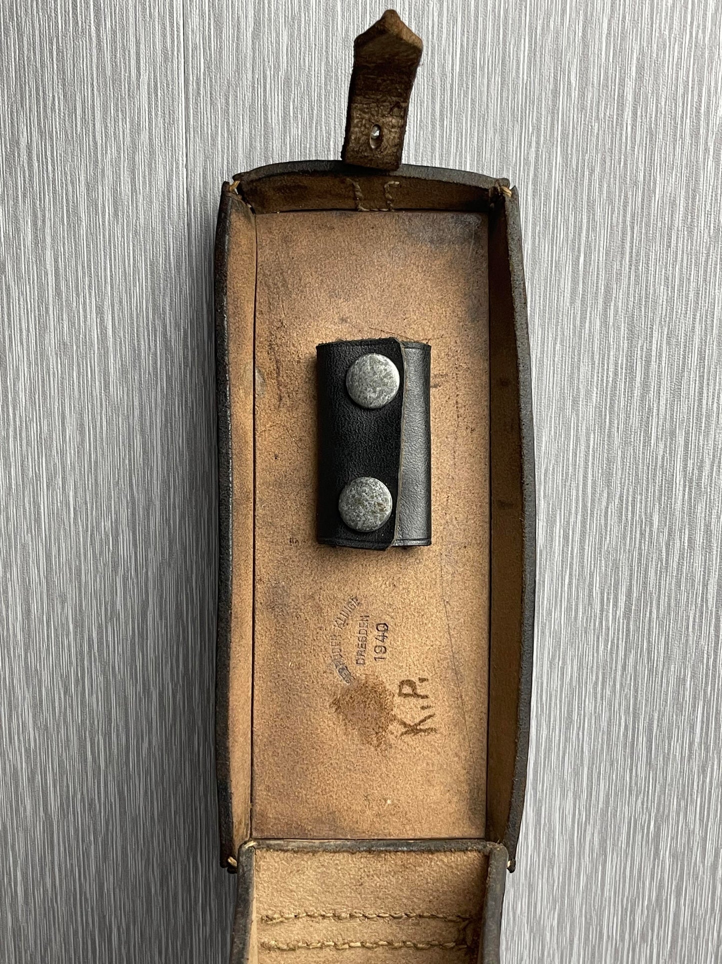 GERMAN WW2 FIELD PHONE BATTERY/COMMUNICATIONS LEATHER BELT POUCH GEBRUDER KLINGE 1940