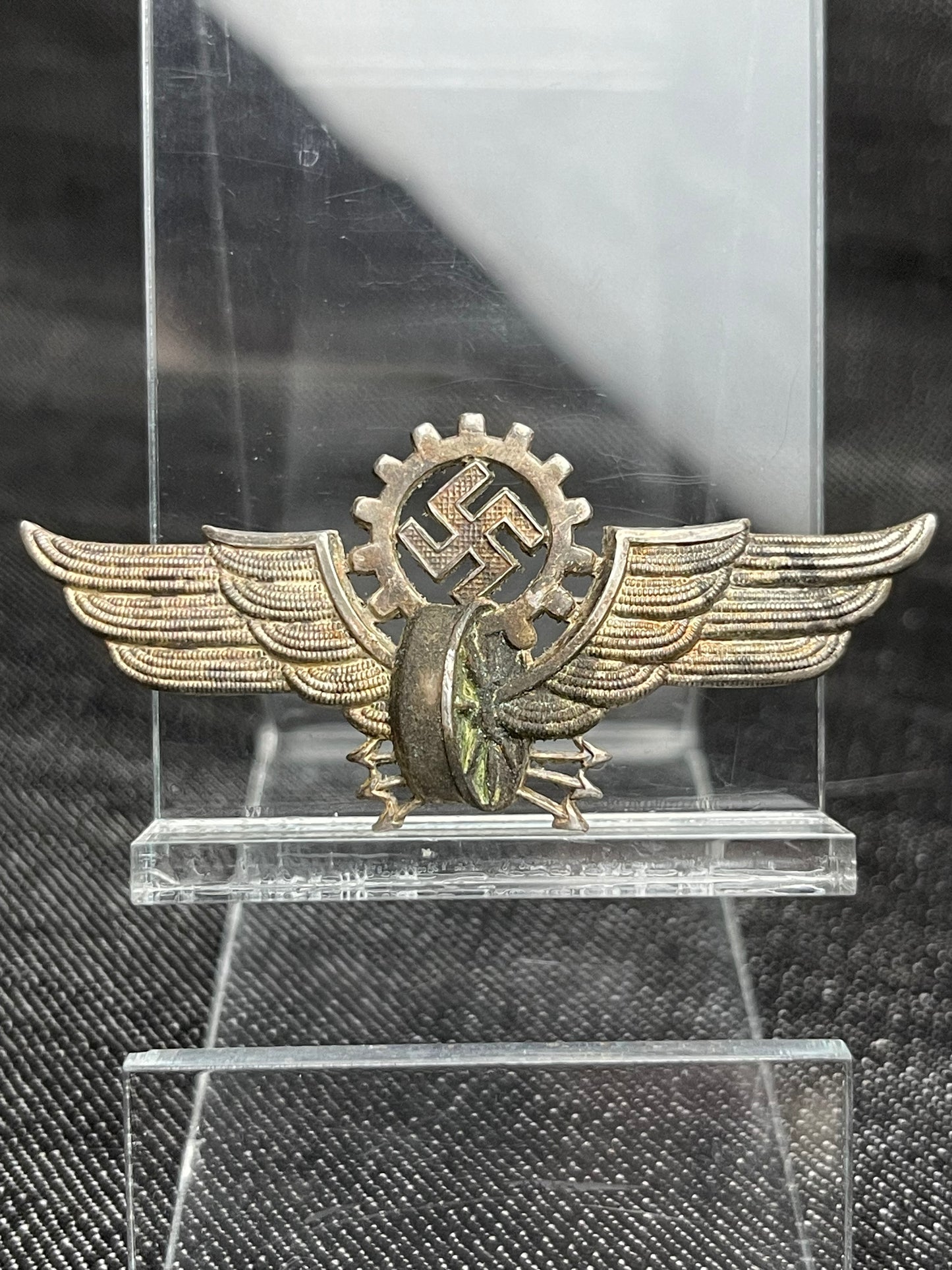 GERMAN WW2 ELECTRIC STREETCAR OPERATOR HAT INSIGNIA BY NUELLE & HUECK, LUDENSCHEID “RZM M1/53” RARE