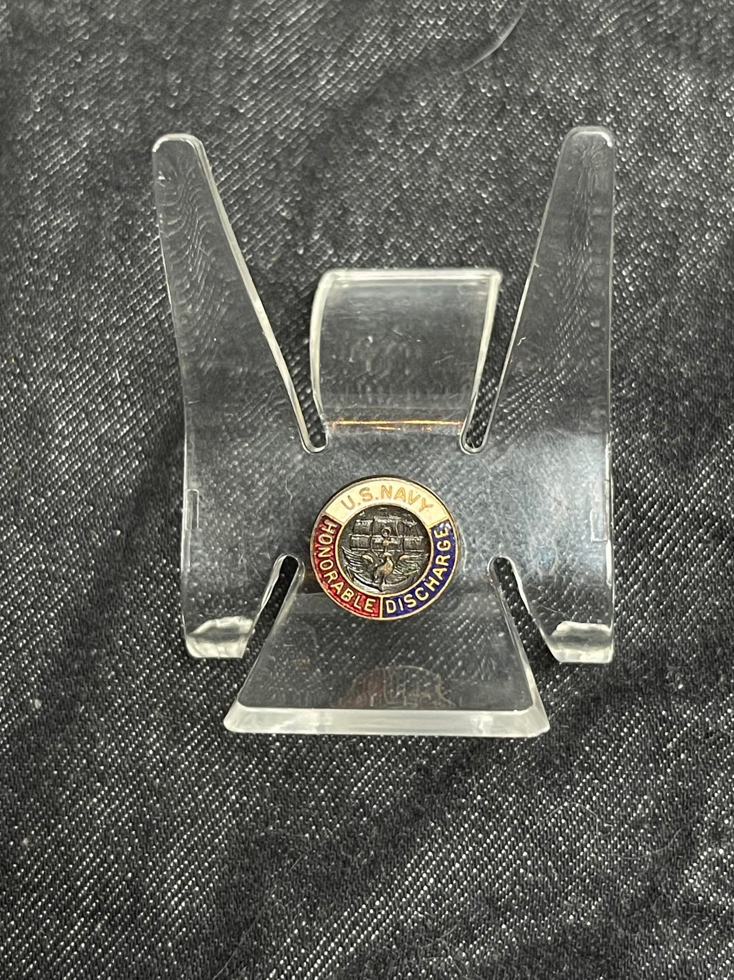 US NAVY HONORABLE DISCHARGE LAPEL PIN EARLY VARIANT